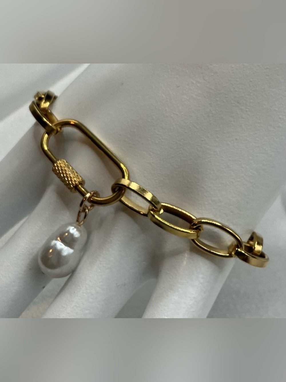 PLUNDER GOLD TONE LINK BRACELET WITH FAUX PEARL CHARM NWOT